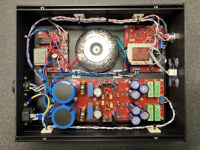Alimentatore duale a transistor 0-24V 3A - Apogee Lab