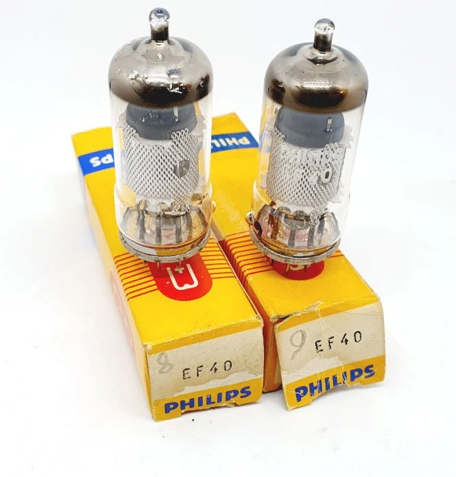 EF40 Philips NOS-NIB Coppia (v8 - v9)