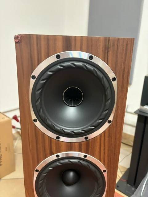 Fyne Audio F501S coppia diffusori hi-end da pavimento *LIEVE DIFETTO ESTETICO*
