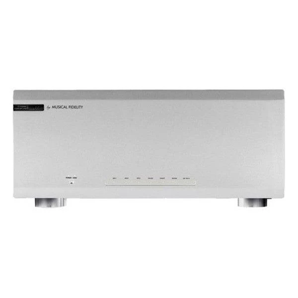 Musical Fidelity M6x 250.11 SILVER Finale di potenza multicanale. Potenza 8x150W su 4 ohm e 3x250W su 4ohm