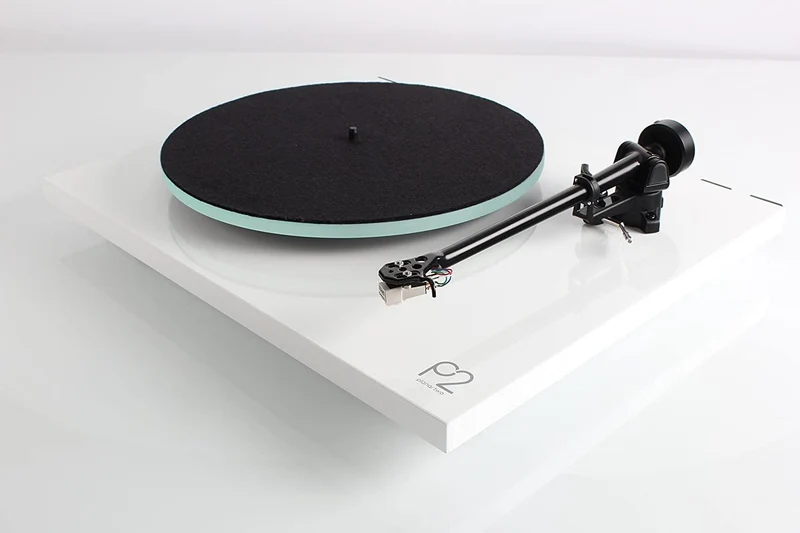 REGA Planar 2 BIANCO Giradischi con piatto in vetro, braccio RB220 e testina Carbon motore 24V