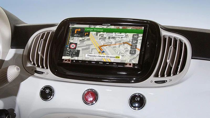 Alpine INE-W720-500MCA autoradio per Fiat 500, Apple CarPlay e Android Auto