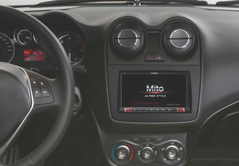 Alpine iLX-702-MiTo autoradio per Alfa Romeo MITO (2014 in poi), Apple CarPlay e Android Auto