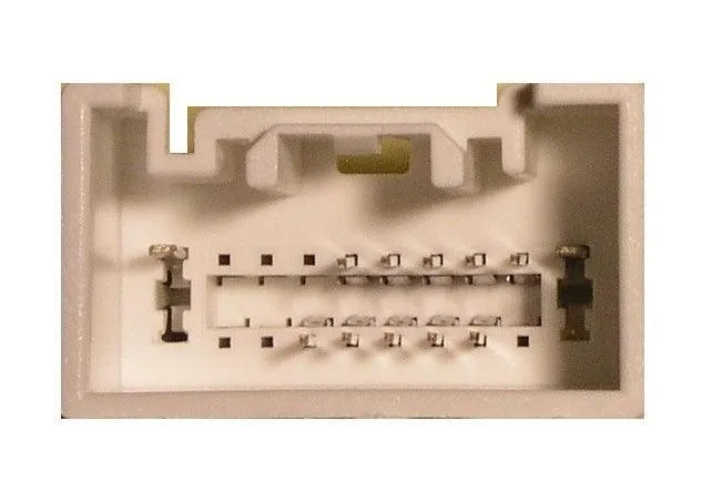 Cavo autoradio con connettore ISO per Mitsubishi/Citroen/Peugeot Phonocar 04743