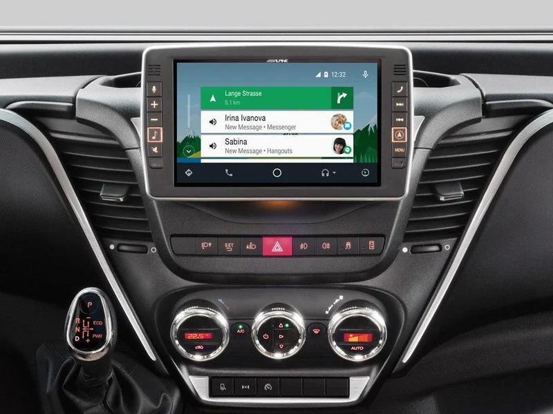 Alpine X902D-ID Media Station 9'' per Iveco Daily con Bluetooth, Navi, Apple CarPlay e Android Auto